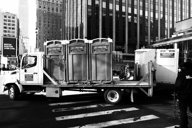 Best Portable toilet rental cost  in Newburgh, IN